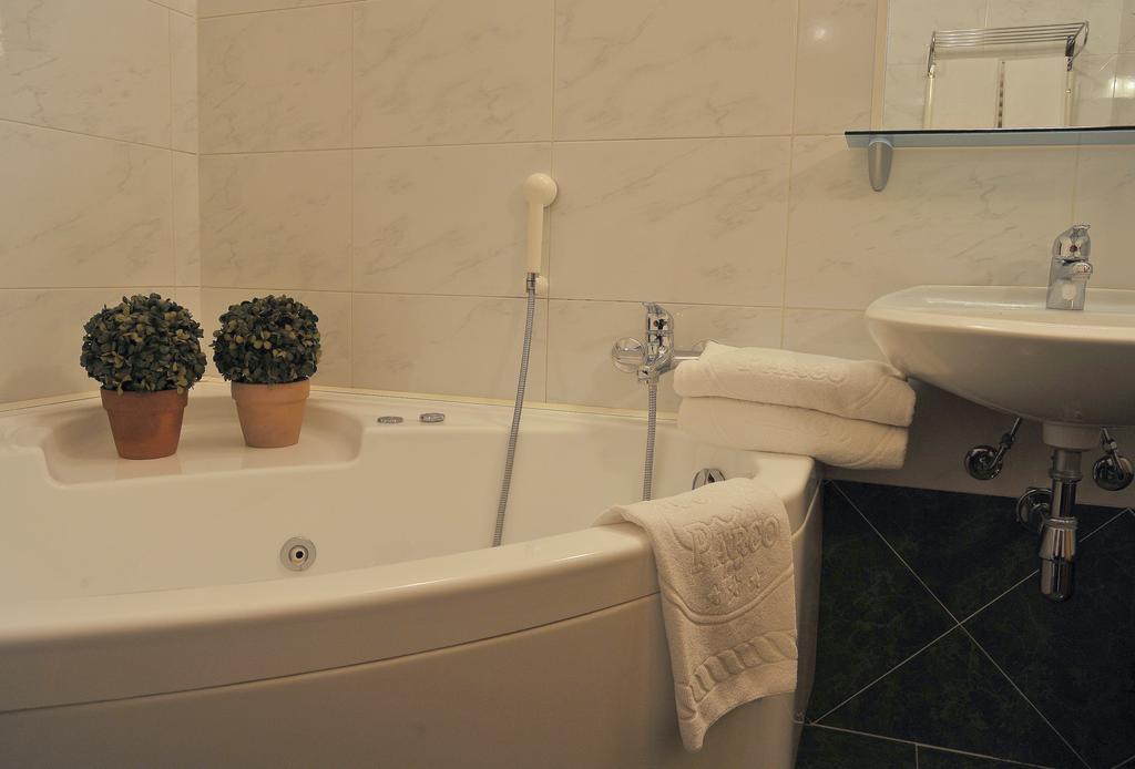 Hotel Parco Castelvetro Piacentino Экстерьер фото